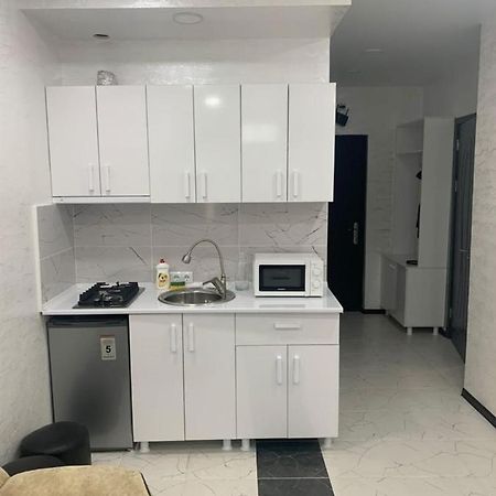 Kakha'S Apartment Батуми Екстериор снимка